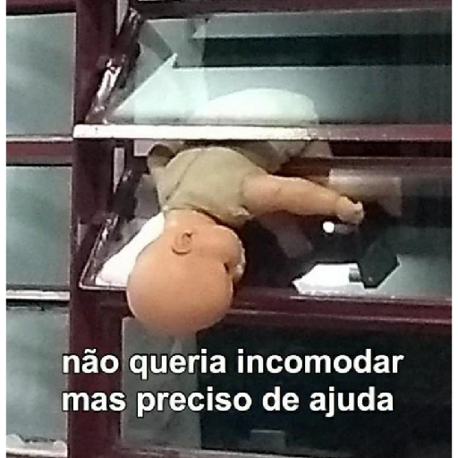 Figurinha: Boneca pedindo ajuda