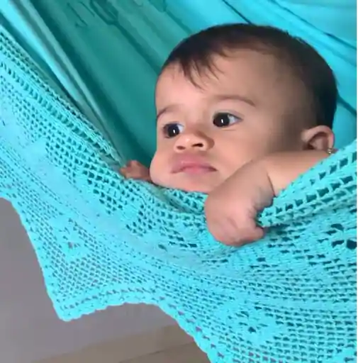Figurinha: Bebê na Rede Balançando