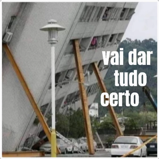 Figurinha: Prédio Torto Vai Dar Certo