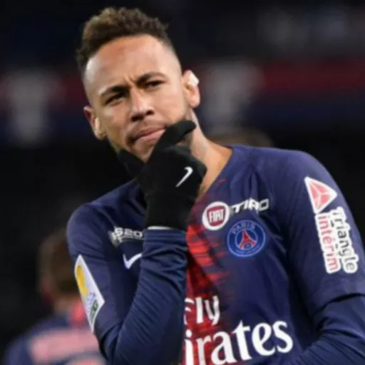 Figurinha: Neymar pensativo