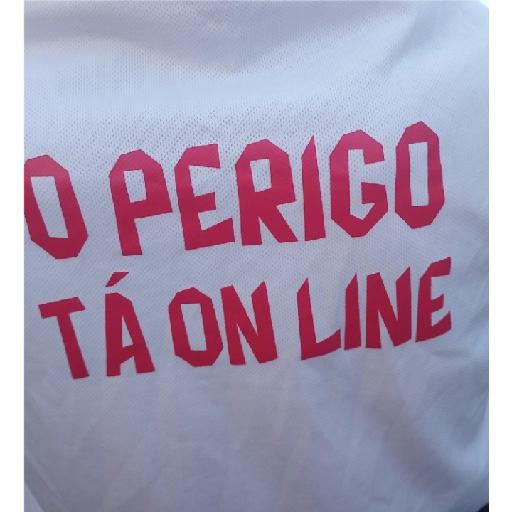Figurinha: O perigo tá on line