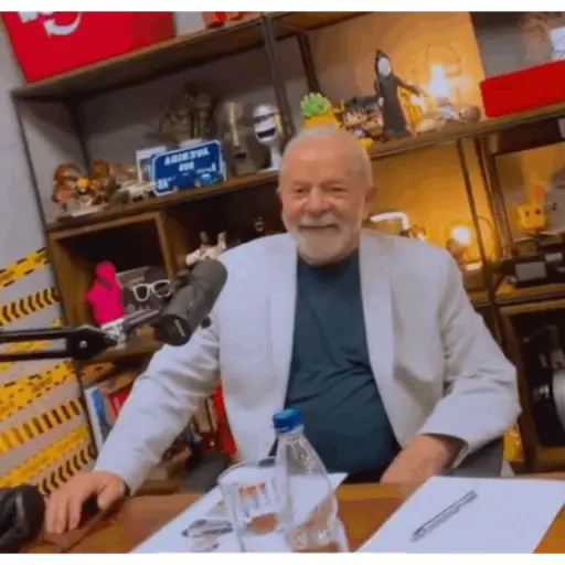 Figurinha: Lula acenando