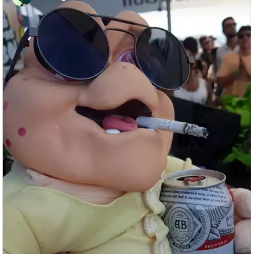 Figurinha: Personagem com óculos e cigarro