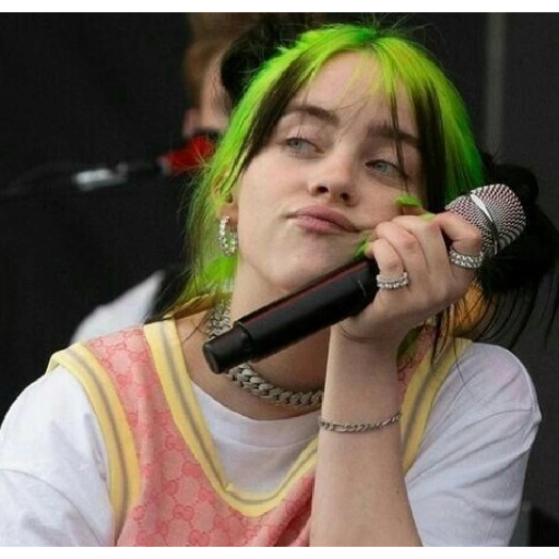 Figurinha: Billie Eilish no microfone