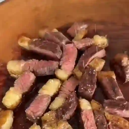 Figurinha: Carne temperada caindo sal