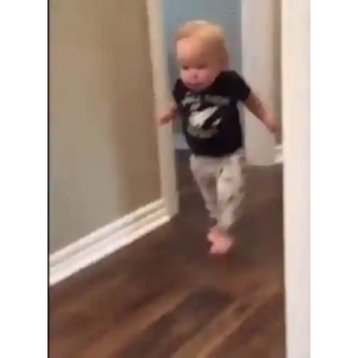 Figurinha: Bebê dançando