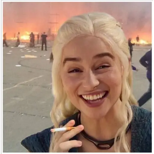 Figurinha: Daenerys fumando