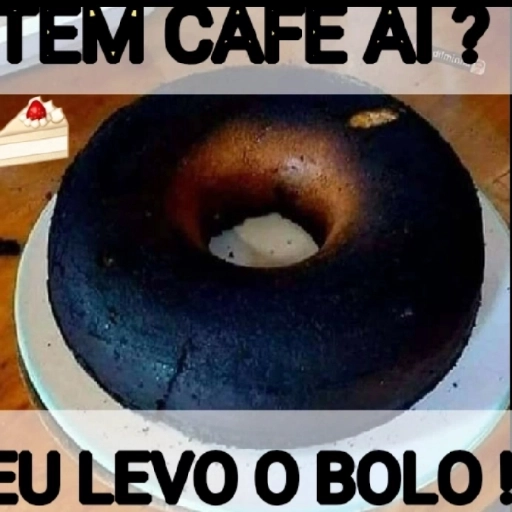 Figurinha: Tem café aí? Eu levo o bolo!