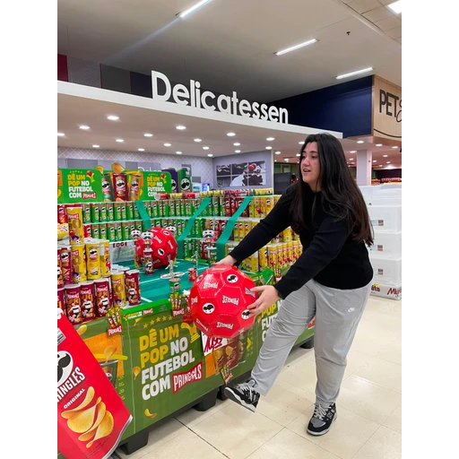 Figurinha: Dê um pop no futebol com Pringles