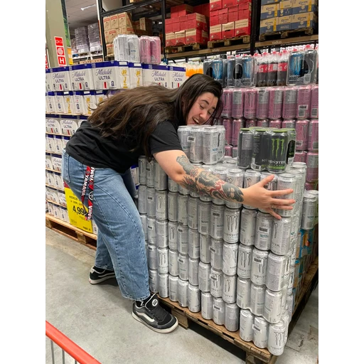 Figurinha: Abraço no Monster
