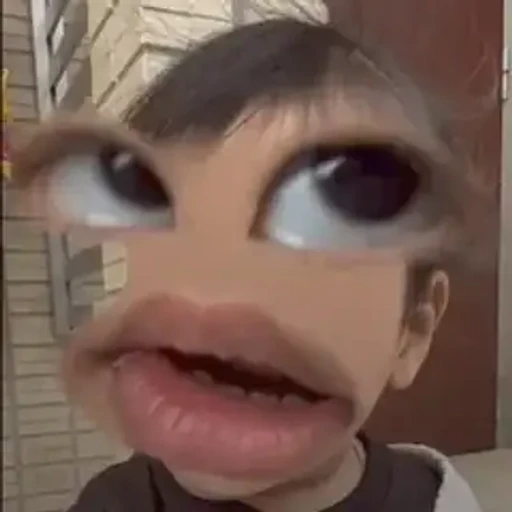 Figurinha: Criança com filtro engraçado