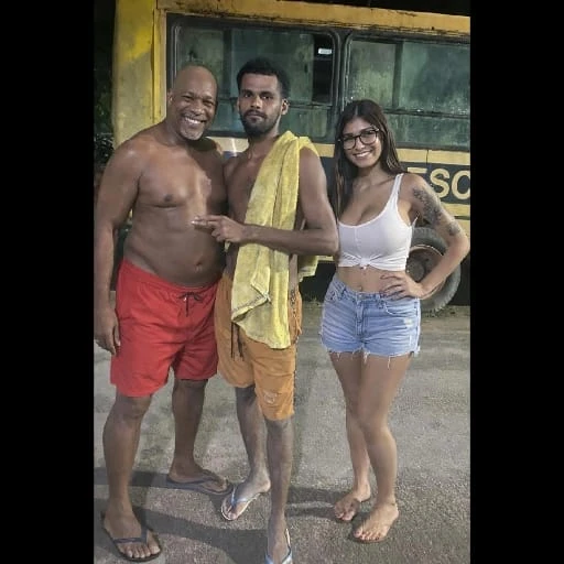 Sticker: Photo with Mia Khalifa