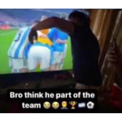 Figurinha: Bro think he part of the team