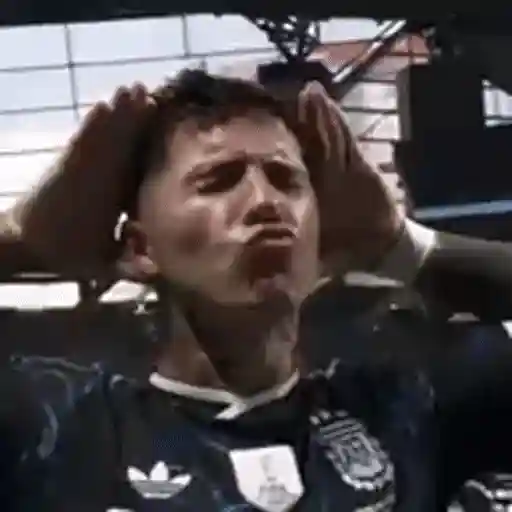 Sticker: Nahuel Molina celebrando