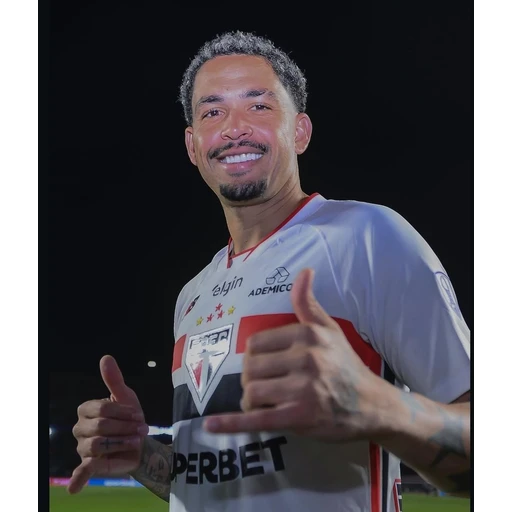 Figurinha: Luciano, atacante do São Paulo