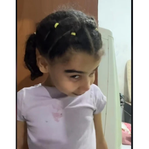 Figurinha: Olhar desconfiado