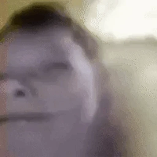 Figurinha: Rosto distorcido engraçado