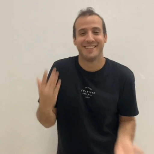 Figurinha: Sorriso e aceno animado
