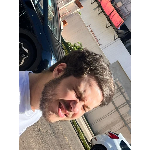 Figurinha: Selfie sob o sol