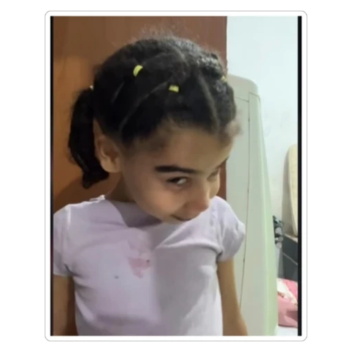 Figurinha: Criança olhando de lado