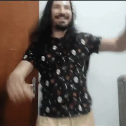 Figurinha: Homem dançando animado