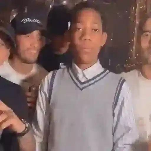 Figurinha: Lil Tay em festa