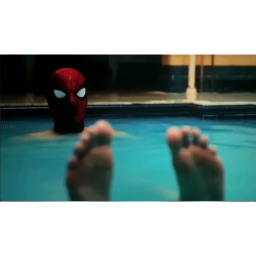 Figurinha: Homem-Aranha na piscina