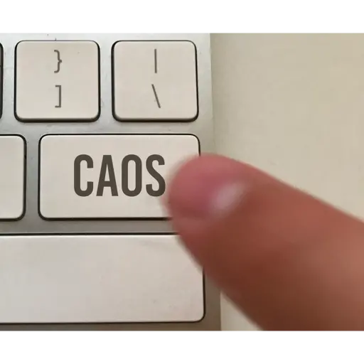Figurinha: Teclado com CAOS