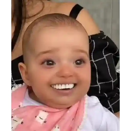 Figurinha: Bebê Sorrindo de Orelha a Orelha