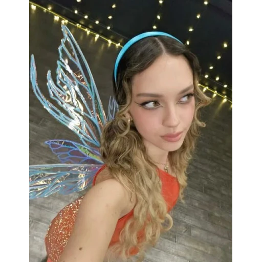 Figurinha: Fada com asas holográficas