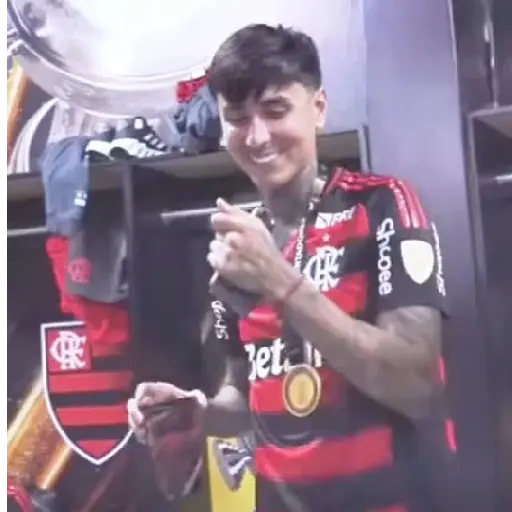Sticker: Erick Pulgar en el vestuario