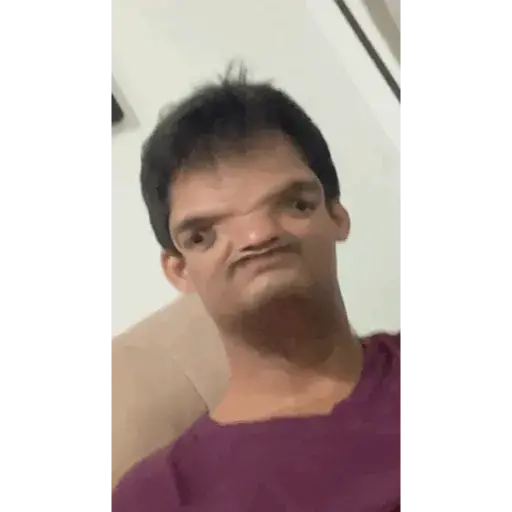 Figurinha: Homem com filtro engraçado
