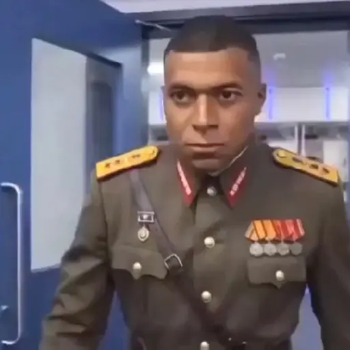 Figurinha: Mbappe General Militar