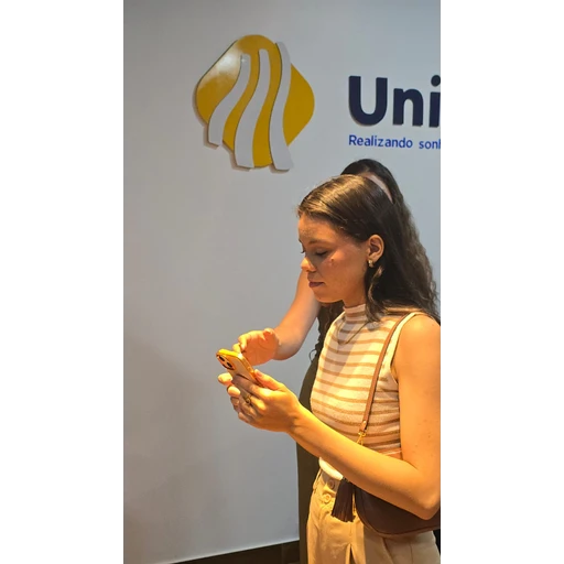 Figurinha: Unicred