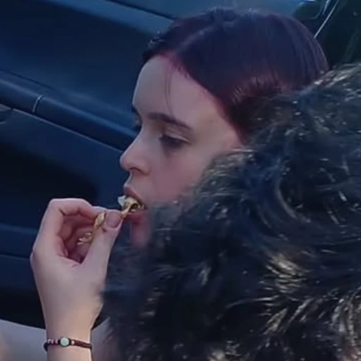 Sticker: Girl eating