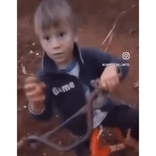 Figurinha: Criança em choque