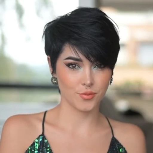 Figurinha: Gata com Piercing e Cabelo Curto
