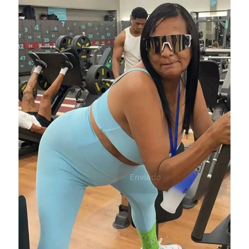 Figurinha: Treino na academia